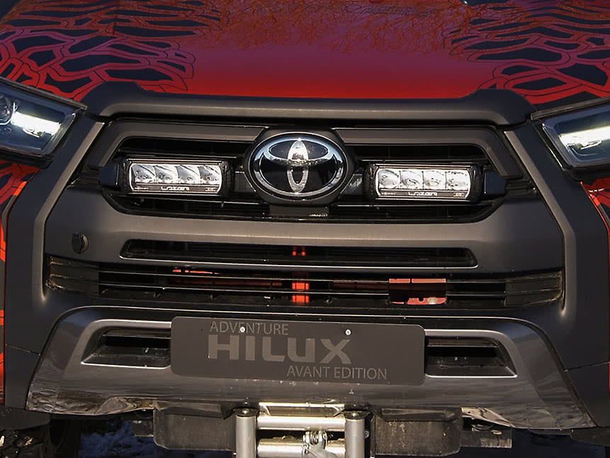 Toyota Hilux Invincible-X 2021+ 2x Triple-R 750 Std - Generazione 2