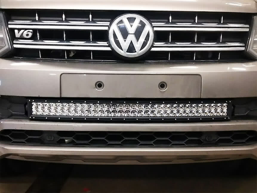Extraljusramp V2 böjd 567 mm inkl. mont.kit VW Amarok